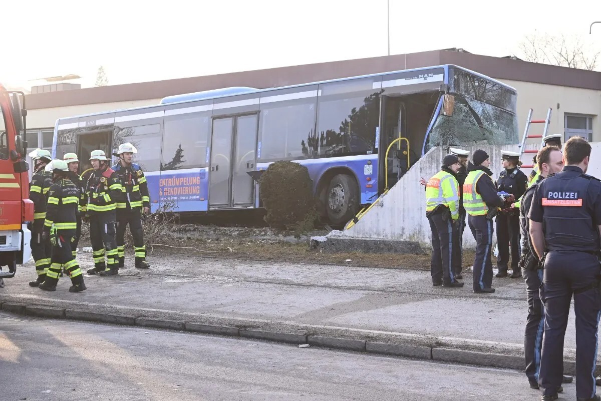 crash-bus.jpg